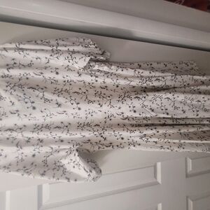 Universal Thread White and Navy Floral Dress